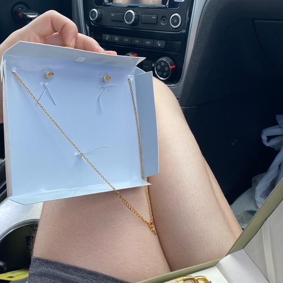 This is a Cote D’Azur watch and necklace set. In original box it comes in. - Picture 3 of 6